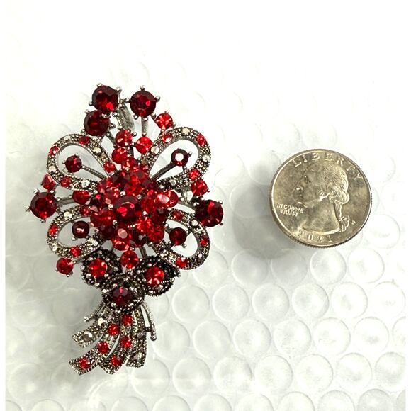 Vintage Sparkling Red Rhinestone Brooch Pin Pendant Unmarked - Picture 3 of 3
